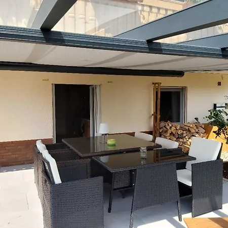 Ferienhaus Mit Zwei Separaten 4 Sterne Wohnungen Bei Limburg 아파트