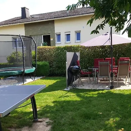Zwei 4 Sterne Ferienwohnungen Zum Mensfelder Kopf Und Idylle, 5 Km Von Limburg An Der Lahn Apartment