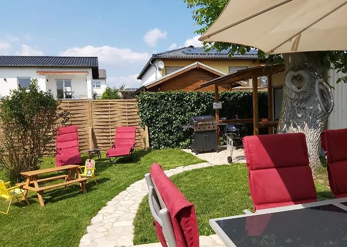 Ferienhaus Mit Zwei Separaten 4 Sterne Wohnungen Bei Limburg 아파트 *